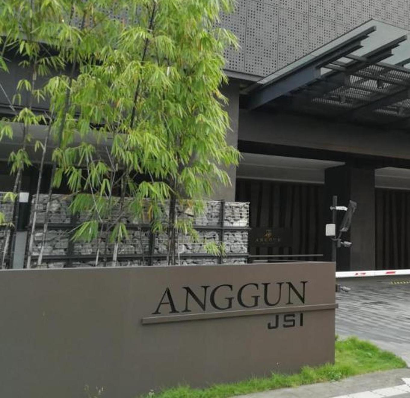 Anggun Near Klcc
